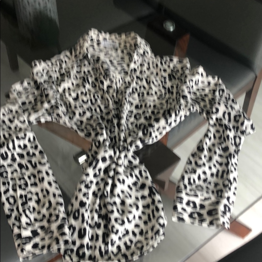 Nice Blouse - Picture 4 of 4